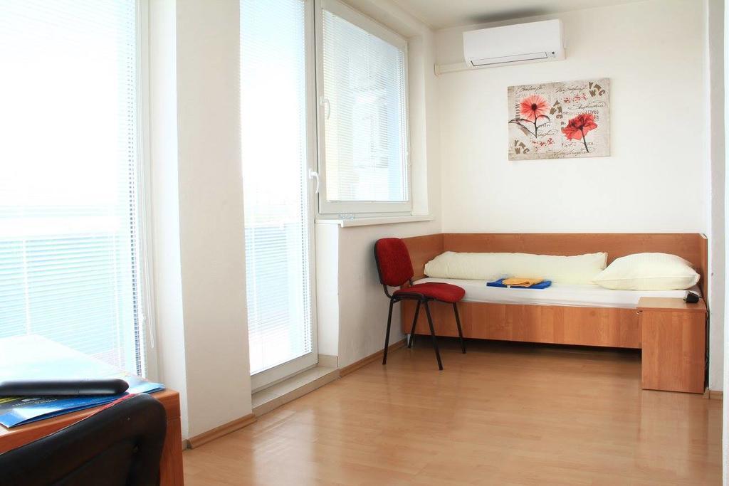 Hostel Narva Bratislava Exterior photo